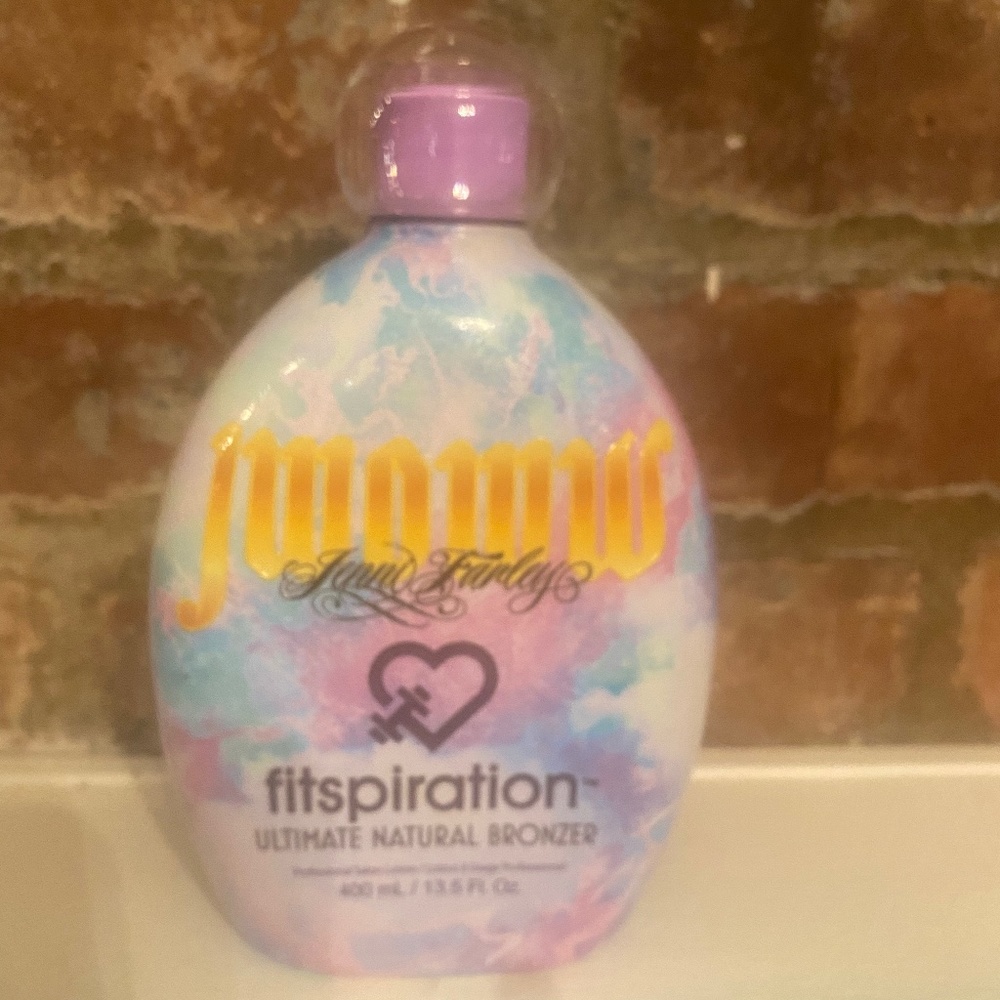 Jwoww Fitspiration Ultimate  Black  Brozner Tanning Lotion